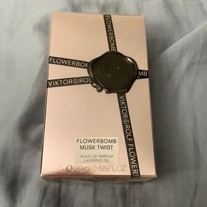 🆕new and sealed Viktor and Rolf flowerbomb musk twist